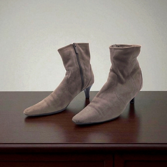 Apostrophe Carly Sz 7 Gray Heeled Boots - Picture 1 of 10